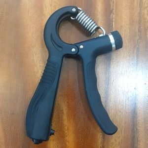Hand strength training pliers